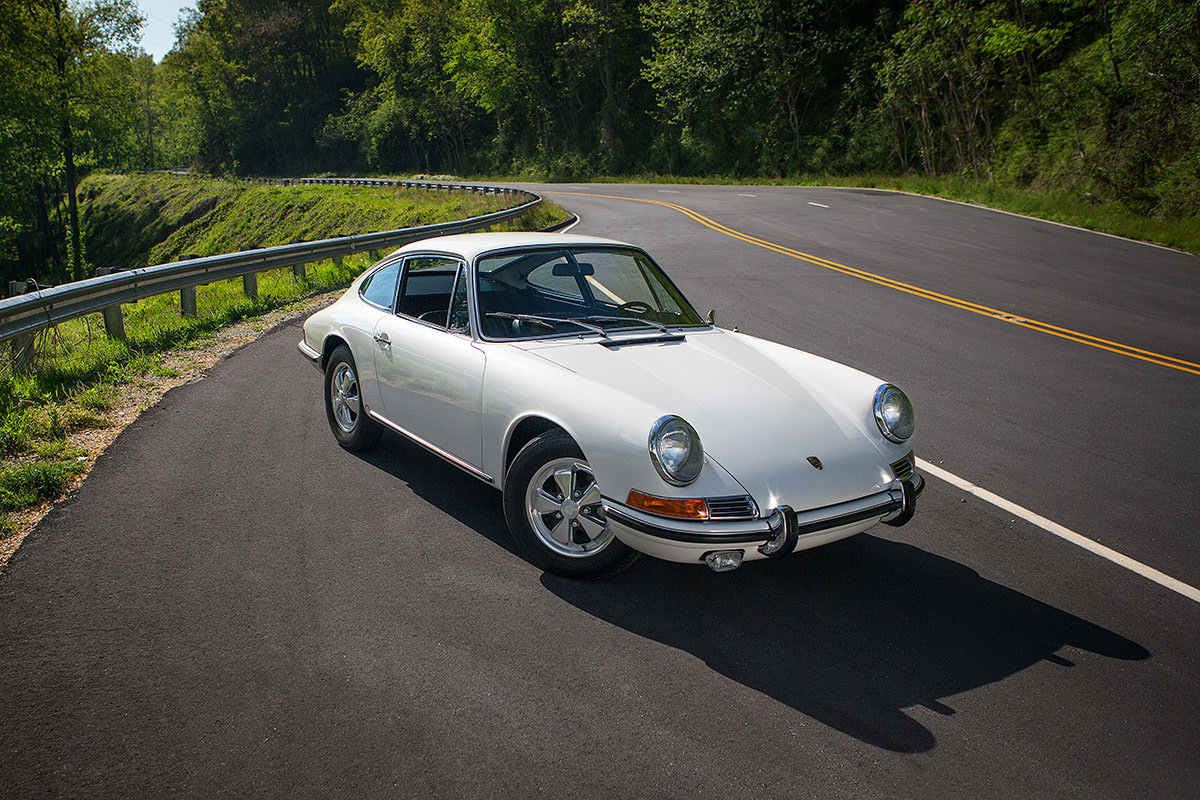 August 2016 Panorama Feature: Presurrection 1967 Porsche 911S